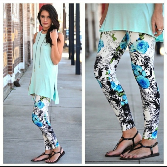 Pants - Fields of Blue Buttery Soft Leggings